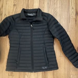 Mountain Hardware Women’s Black puff jacket